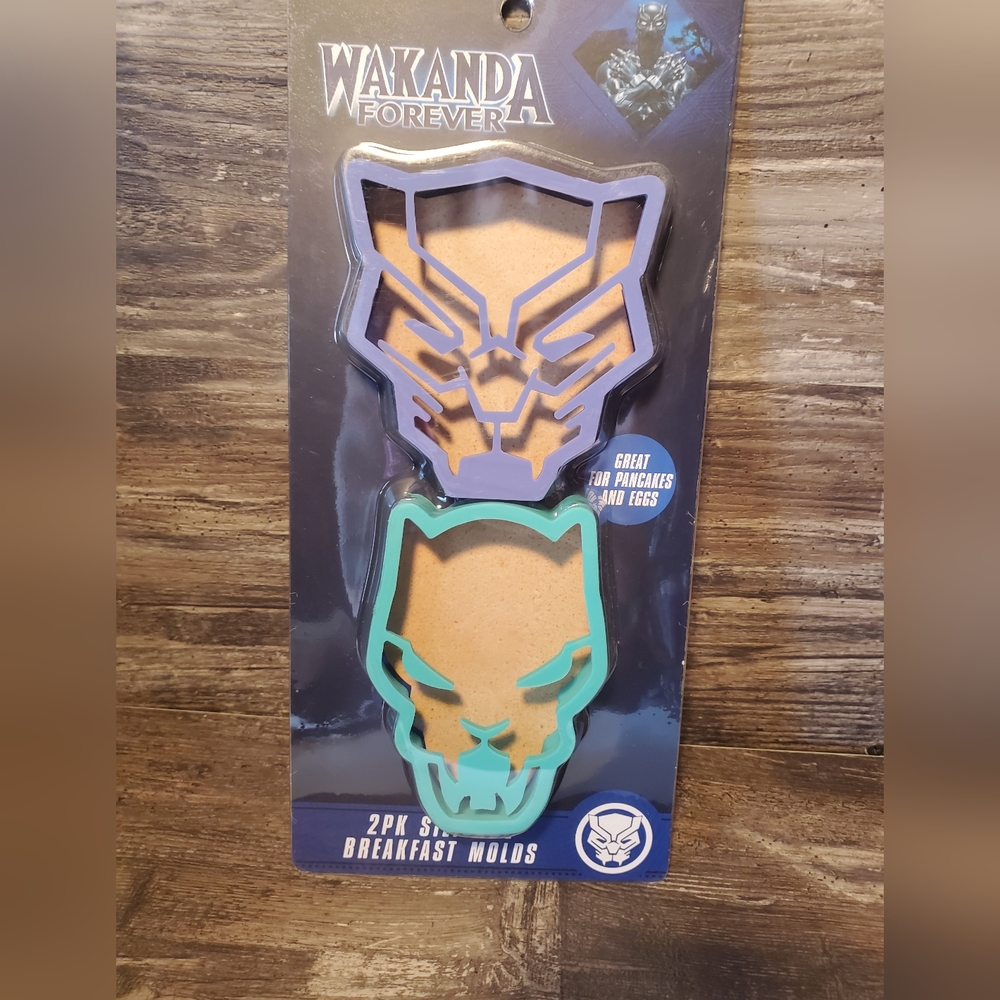 MARVEL Wakanda Forever 2pk Silicone‎ Breakfast Molds New Pancake Cookies
